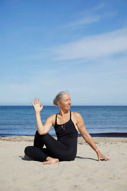DELE KLIPPEKORT 10 gange yoga på stranden klippekort DU KAN DELE (SHARE)